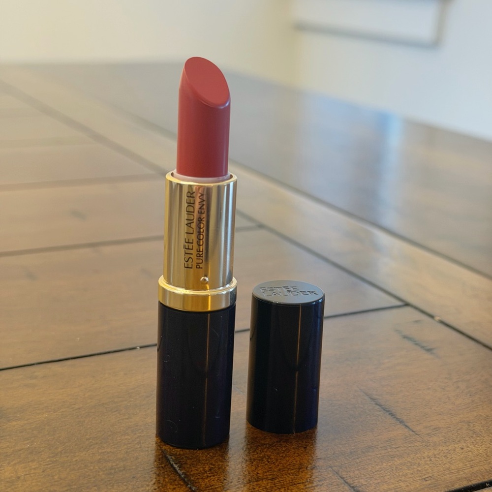 Estée Lauder Pure Color Envy Rebellious Rose Lipstick Full Size 3.5g